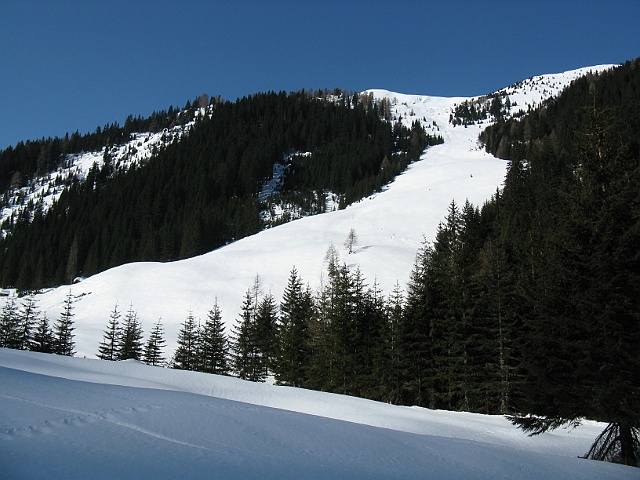Lesachtal 2009 148.jpg - das Tal öffnet sich langsam, die Hänge vom Vortag werden sichtbar